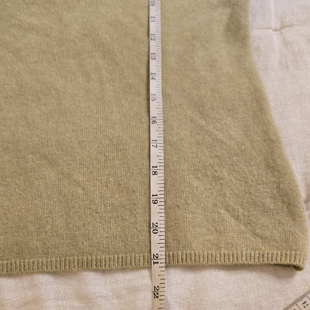 Cashmere Geneva Women's Soft Green Turtleneck Sweater - Picture 10 of 13